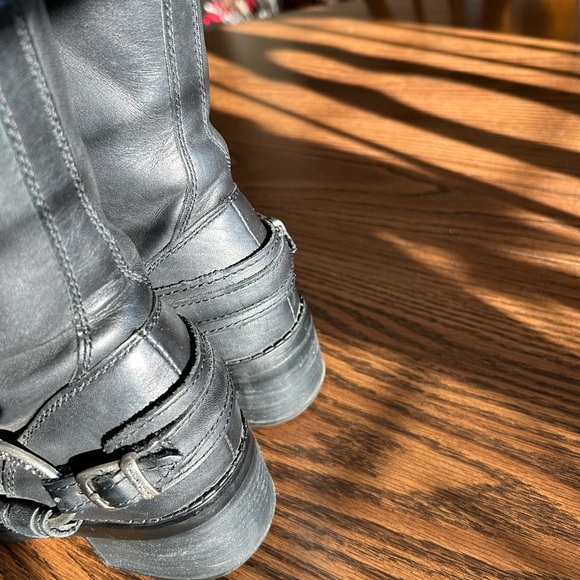 Harley Davidson boots size 8, and limited edition belt buckle - Picture 4 of 9